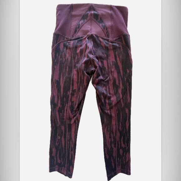 Lululemon Wunder Under Crop (Hi-Rise) *Full-On Luon Animal Size 4 - Picture 2 of 11